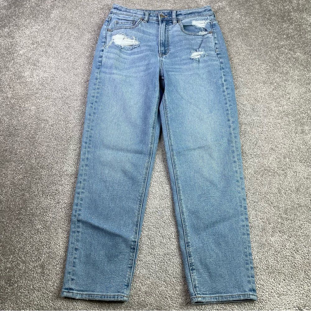 American Eagle Mom Straight Jeans Size 6 Distressed High Rise Light Wash
